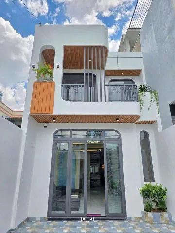 NHÀ LẦU 2 MẶT TIỀN NGAY CUỐI ĐƯỜNG ĐỒNG KHỞI
