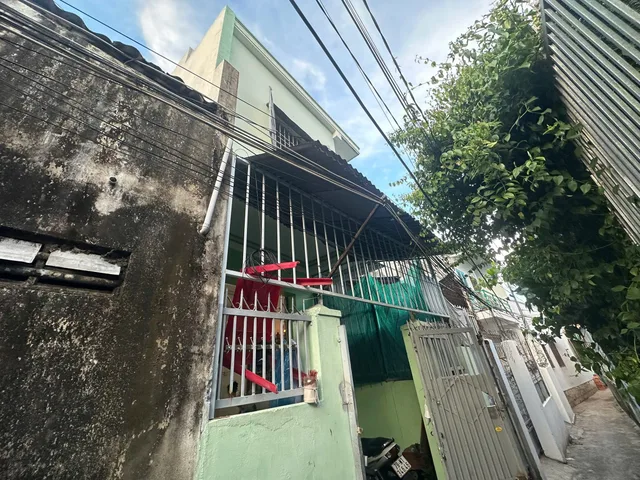 🏡BÁN NHÀ 2 TẦNG HẺM ĐÔNG PHƯỚC, NAM NHA TRANG. 59,6m2 GIÁ 2 TỶ 800

- DT: 59,6m2 Xây Dựng 2 Tầng
- Gần chợ Bình Tân, Gần Trường Cấp 1-2-3
- Ra đường Đông Phước 20m
💥 Giá 2 Tỷ 800
_______
Alo Nguyên xem nhà : O79.365.6898
KH26.00541

#nha #batdon