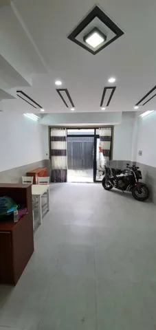 Giảm mạnh còn 2tỷ450tr. Bán nhà 57m2 Phan Văn Trị, P14, Bình Thạnh. Xây 4 tầng, hẻm 5m. SHR