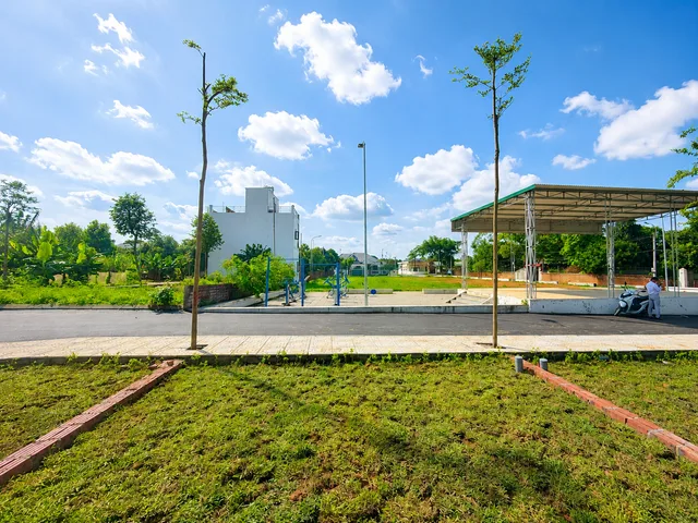 Cần bán 100m2 đối diện khu sinh thái Làng Mít Tomodachi