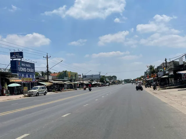 Cần tiền bán gấp 2lô đất ngay trường Minh Long