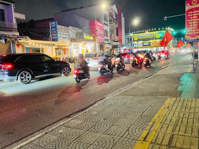 BÁN ĐẤT TẶNG 2 NHÀ LIỀN KỀ MẶT TIỀN ĐƯỜNG HÀ HUY TẬP - GẦN NGÃ TƯ ĐIỆN BIÊN PHỦ SẦM UẤT