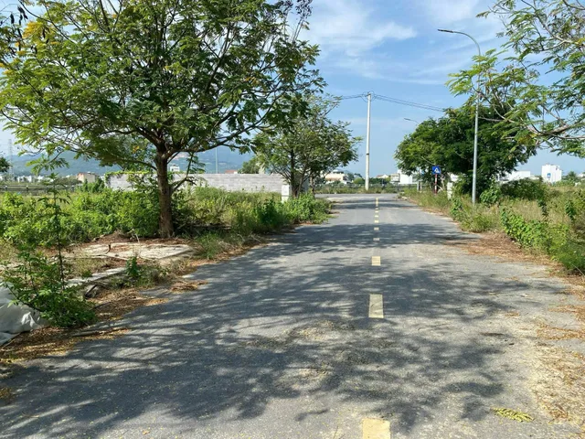 ĐẤT TĐC VIEW SÔNG QUÁN TRƯỜNG - CẠNH HÀ QUANG 2-NHA TRANG. GIÁ CHỈ 4tỷ800 - 64m2
- Hướng Bắc lệch Tây nhẹ
- Đường 13 mét
- Mặt tiền ngang 4 mét
☀️Kết Nối Thuận tiện:
-Đường Vành Đai 2
-Xung quanh các KĐT Lớn Như Mỹ Gia-Hà Quang- SunGroup- VCN...