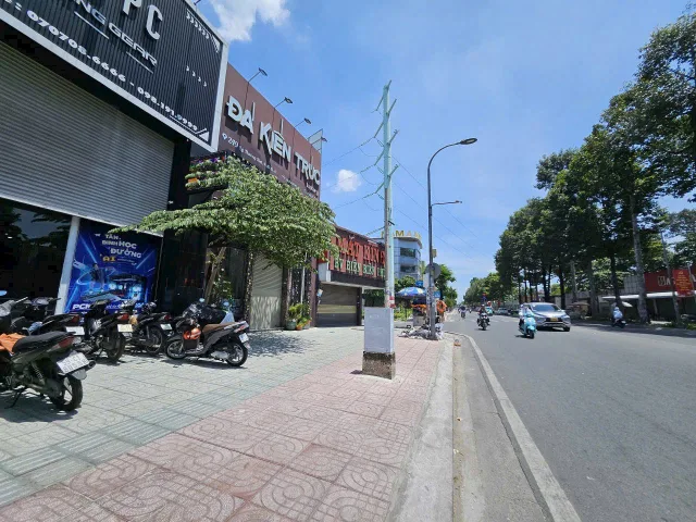 Bán nhà mặt tiền Ly Thường Kiệt. 12m x 22m (236m2). 120 tỷ