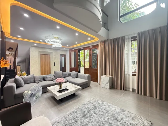 BÁN NHÀ SÁT VINHOMES RIVERSIDE - 50M, 6 TẦNG, THANG MÁY, FULL NỘI THẤT