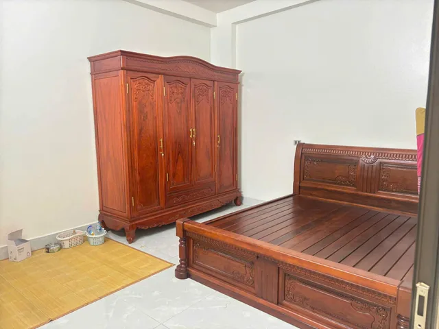 Bán nhà 2 tầng cũ đường nguyễn trãi gàn cột đồng hồ dt 80m2 + mt 4.45m + hướng tây nam giá 13 tỷ