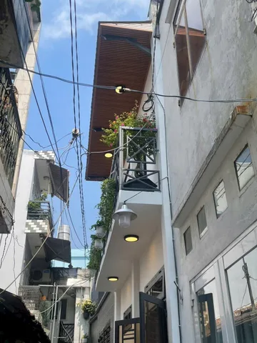 Bán nhà Gò Vấp - Chỉ 2.95 Tỷ - 18M2 - 2 Tầng - ngay Vincom Quang Trung