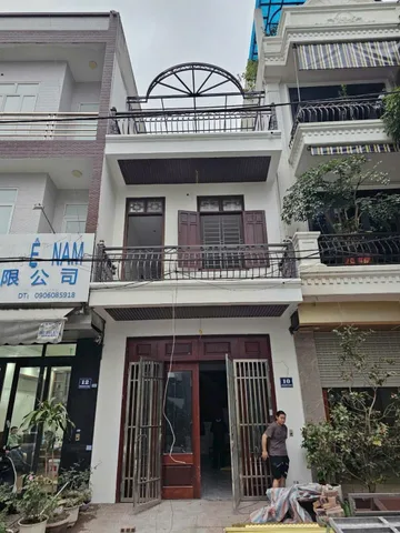 Bán nhà 3 tầng mới tính bò sơn 2 dt 73m2 + mt 4.2m + hướng tây nam giá 11 tỷ