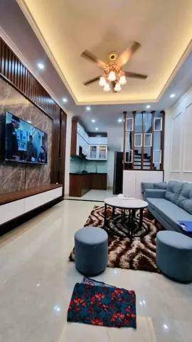 Cho thuê NHÀ ĐẸP, FULL ĐỒ, 30M RA OTO ở Hoàng Hoa Thám, Ba Đình 35M x 5T giá 15.5 triệu