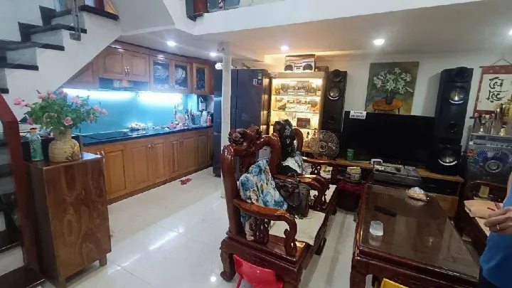 Bán nhà Gần Hồ, 26m dân xây, giá cực tốt 6,3 Tỷ