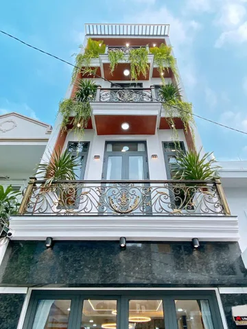 Bán nhà 52,8m2 Nguyễn Phi Khanh, Tân Định, Q1, ngay cầu Bông, xây 5 tầng, giá 6 tỷ200 sổ riêng