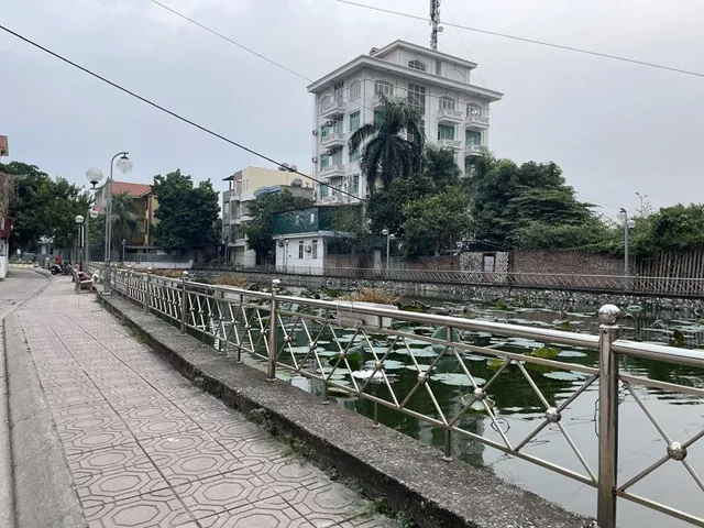Bán Đất Phúc Lợi Long Biên 35m2 – View hồ thoáng mát, đường thông ô tô tránh, gần trường học