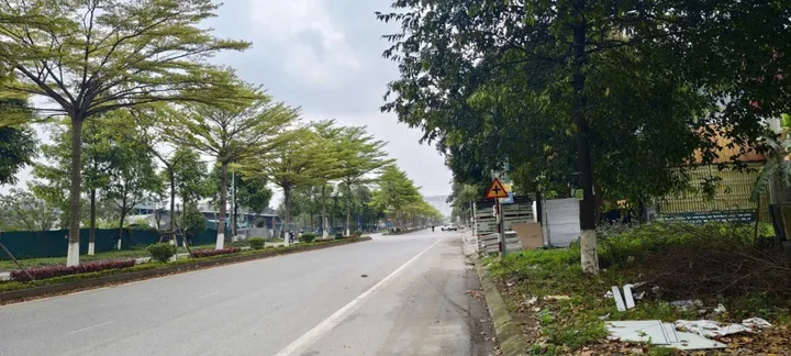 Bán đất thông 2 đầu đường lạc long quân dc xây 7 tầng dt 315m2 + mt 9m giá 39.4 tỷ