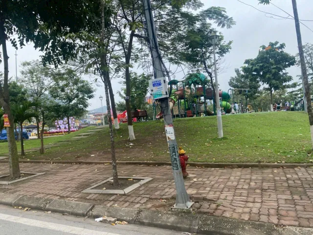 Bán đất sau công viên lãm làng dt 72m2 + mt 4.5m giá 4.4 tỷ