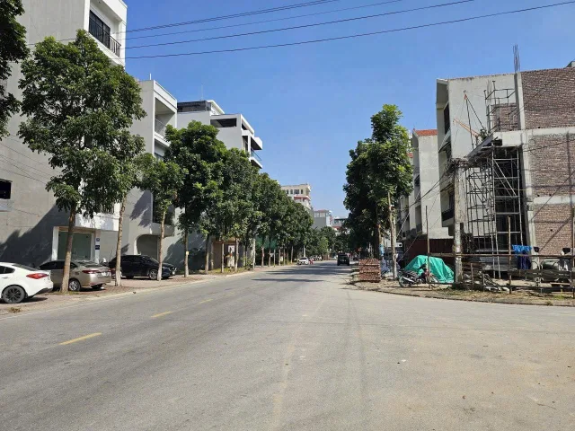 Bán lô nguyễn quyền bò sơn 3 k lỗi dt 72m2 + mt 4m giá 10.9 tỷ