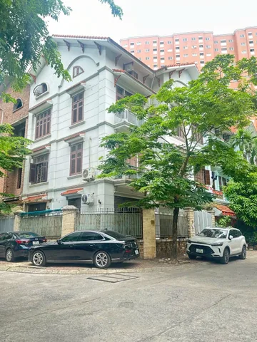 🔥 Đẳng cấp Thượng Lưu Biệt Thự sang trọng Hoàng Quốc Việt
💎 DT 130m², mặt tiền khủng 20m cực hiếm