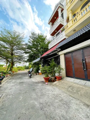 Bán đất 2 mặt tiền đường 10m và 7m, Lê Văn Lương, 121m² giá 4.6 tỷ