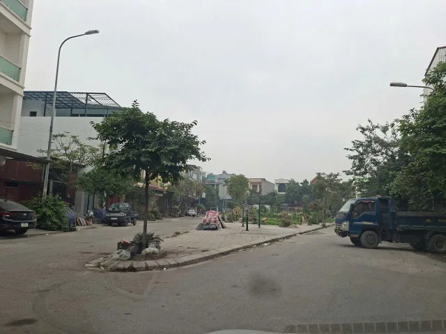 Bán đất xuân ổ b nhìn vườn hoa dt 79m2 + mt 4.4m + hướng đông nam giá 6 tỷ