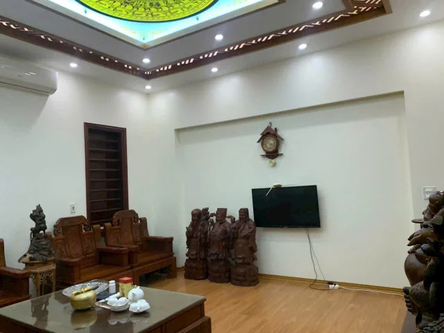 Bán nhà 3 tầng nhìn vườn hoa k15 ninh xá dt 82.5m2 + mt 5m + hướng đb giá 13.5 tỷ