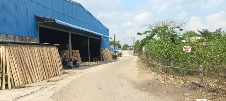 BÁN NHÀ XƯỠNG TẠI LONG AN - LONG THÀNH .