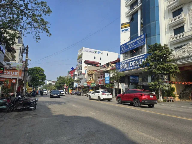 Bán đất đường nguyễn trai dt 233m2 + mt 7.55m + hướng đông bắc giá 35 tỷ