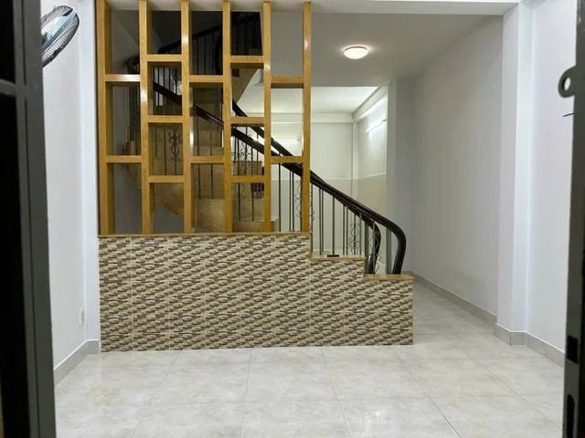 Nhà bán nguyễn kiệm gần siêu thị sân bay