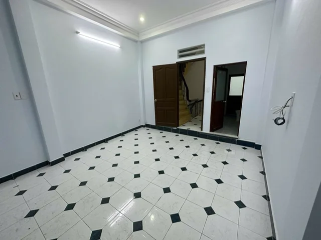 Nhà bán nguyễn kiệm gần siêu thị sân bay