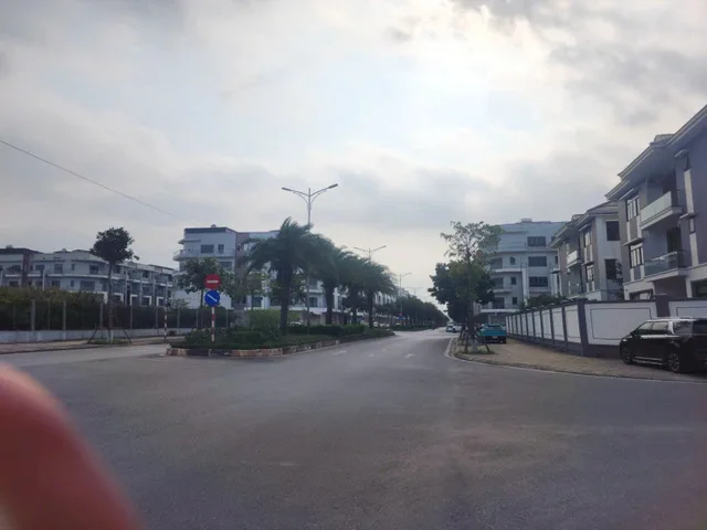 Bán biệt thự góc 3.5 tầng chục đường đôi himlam đại phúc dt 329m2 + mt 16.8m giá 36 tỷ