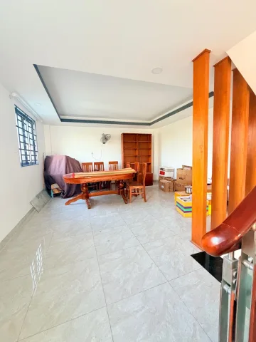 Bán biệt thự lô góc 2 mặt tiền hẻm 442 Quốc Lộ 1A An Phú Đông Quận 12, diện tích 12x16.6m, sân rộng để 6 ô tô, pháp lý chuẩn.
