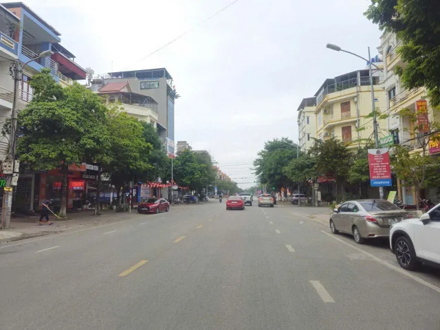 Bán nhà 3 tầng bình than đại phúc dt 76.5m2 + mt 4.5m + hướng ĐN giá 17.5 tỷ