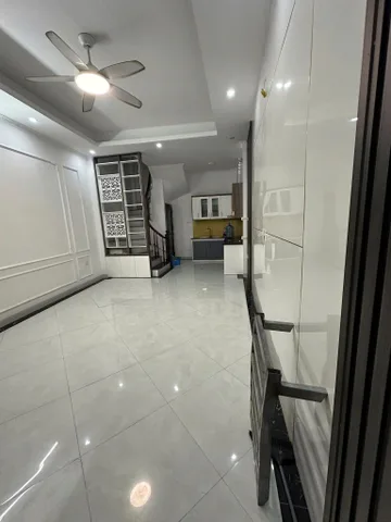 cho thuê nhà nguyên căn tại ngõ 523 Minh Khai, Phường Vĩnh Tuy, Quận Hai Bà Trưng
DT : 35m2 x 5 tầng-13,5tr/1tháng