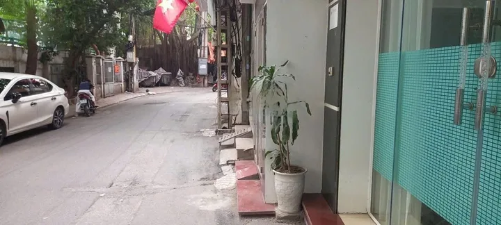 Cho thuê Nhà mặt Phố Cự Lộc, Phường Thanh Xuân, Hà Nội .
Diện tích 51m² x 4 tầng, mặt tiền 6m, -25tr/1tháng