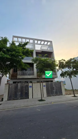 Bán nhà 4 tầng mặt tiền đường T28 rộng gần 60 m đối diện VCN phước Long 2