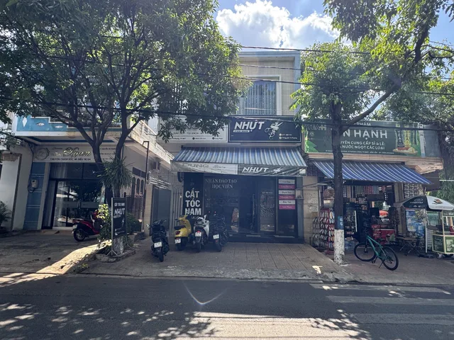 Bán nhà 7m² có sẵn 140m² thổ cư ngang 20m giá 11 tỷ tại Phường Buôn Ma Thuột