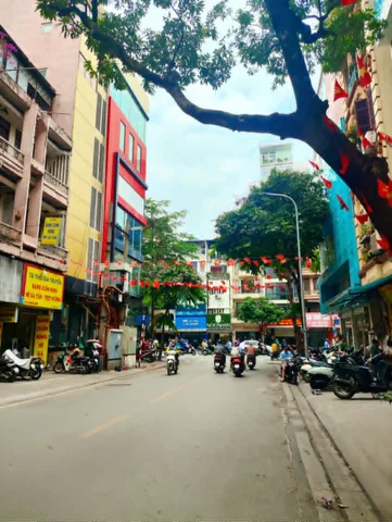 Nhà Mặt Phố Đống Đa - Đường cực to - thông Cát Linh , Tôn Đức Thắng - Nhiều tiện ích văn minh