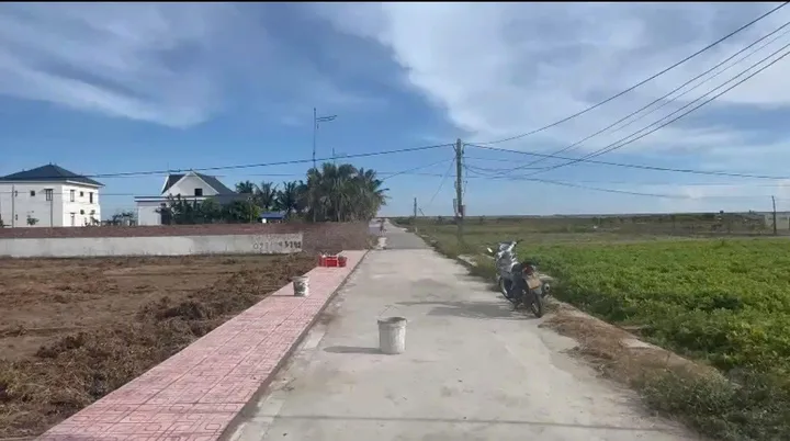 Chủ nhà trực tiếp bán 2 lô đất liền nhau,Sổ đỏ chính chủ tại Giao Thủy,Quất Lâm,Ninh Bình