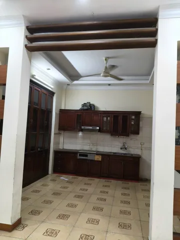 Cho thuê nhà riêng ngõ 37 Trần Quốc Hoàn, Cầu Giấy 50M x 5T giá 20 triệu Ô TÔ ĐỖ CỬA