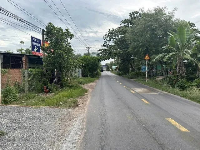 Bị ngân hàng dí quá mình chính chủ cần bán nhanh lô đất đường huyện 277m2 SHR giá bán nhanh 500tr