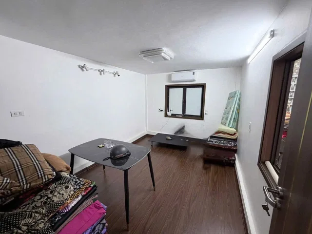 Cát Linh. 20m ra phố. 3 thoáng vĩnh viễn. Khu dân trí cao. Hàng xóm thân thiện. An ninh cực tốt. Nhà thiết kế 3 ngủ rộng. Cầu thang ngoài. Không gian thoáng sáng