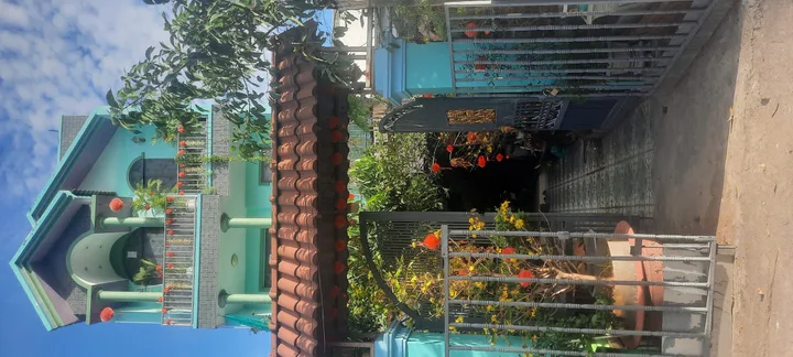 Nhà bán,  hẻm xe hơi, có cổng lớn, có sân trước để xe, nhà 3 tầng ,dt 5x22.kết cấu kiên cố, hướng nam,sổ hồng riêng, giá 5 tỷ  600 triệu ,còn thương lượng, lh : 0989054625 gặp chị Thu