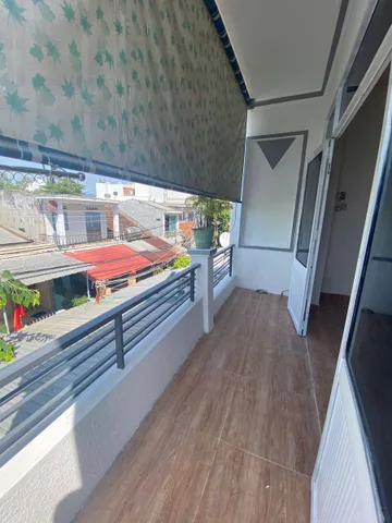 🏠 Bán Nhà Giá Rẻ 3PN, Hẻm Tô Hiệu, Gần Biển
Nhà cấp 4 có gác lửng 
-Diện tích: 72.4m2
-Thiết kế: Nhà cấp 4 mới: 3PN, 1PK, 1 phòng bếp, 2 WC, Sân rộng đậu xe máy.
-Đường rộng: 3m, thông, cách biển chỉ 200m, gần bệnh viện Vinmec
-Pháp lý: sổ hồng
-Hướ