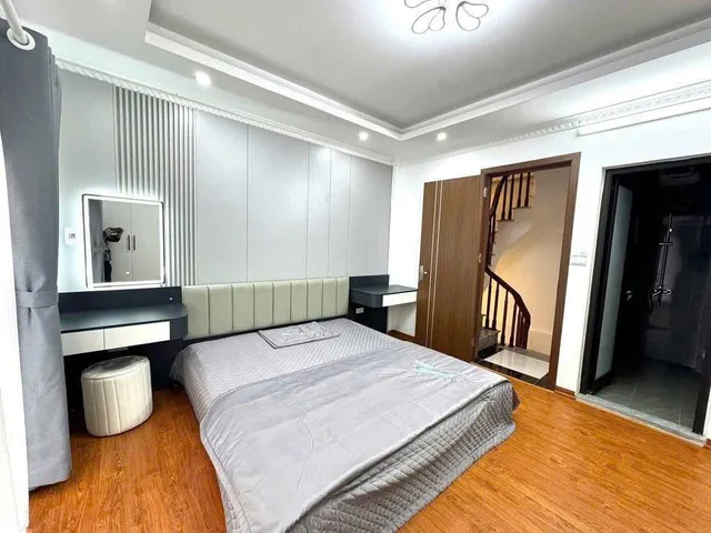 Nhà ở ngay - lô góc - full nội thất - ngõ thông - ô tô đỗ cửa - gần trường học