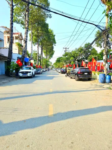 🚗 BÁN NHÀ C4 ( 2 KIOT + 4 P TRỌ ) - 137M2( 8*17.2), CÔNG NHẬN 127M2, FULL THỔ - KHÔNG QH - HẺM XE HƠI - GẦN UBND, CHỢ LÒ LU - P TRƯỜNG THẠNH.(A)
