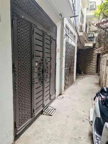 NHÀ ĐẸP - 2 THOÁNG TRƯỚC SAU - CÁCH PHỐ 15M - 8 PHÒNG NGỦ - GẦN NGÃ TƯ SỞ - FULL NỘI THẤT.