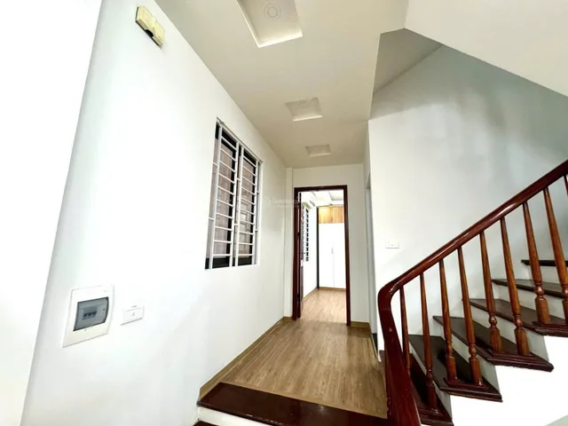 Bán nhà 40m2, 5 Tầng, 6PN+ nội thất, ôtô đỗ cửa, 2 mặt thoáng, cách đường chính 20m tại Trung Văn, Tố Hữu, Hà Nội