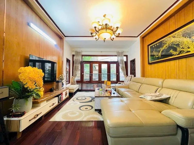 NHÀ 6 TẦNG - NGÕ THÔNG Ô TÔ TẢI QUA NHÀ- MT 4,2m- DÂN XÂY- FULL NỘI THẤT- LẠC LONG QUÂN