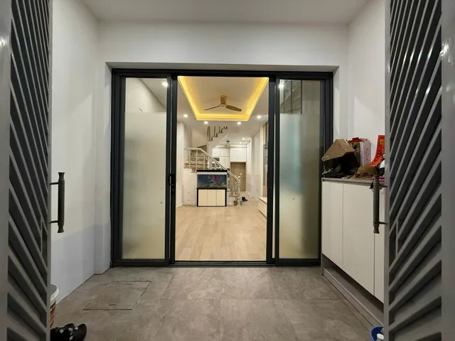 Cho Thuê Nhà Ngõ 514 Thụy Khuê - Tây Hồ 40M² 4 Tầng 4 Ngủ - Nội Thất CB - Giá Thuê 15tr