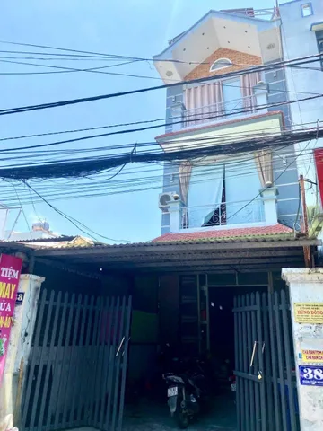 NHÀ 3 TẦNG MẶT TIỀN KINH DOANH GẦN BIỂN HÒN CHỒNG – DÒNG TIỀN TỐT

* Vị trí: Đường Đoàn Trần Nghiệp – Phường Bắc Nha Trang
* Diện tích: 125m² (ngang gần 5m)
* Diện tích sàn: 290m². Đã QH mở rộng đường 14m