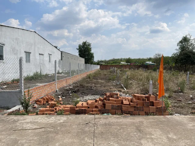 Đất thật - người thật - giá thật. 343m2 có 100m2 TC, hiện hữu nhựa 12m. Dân cư đông đúc. Giá 680tr