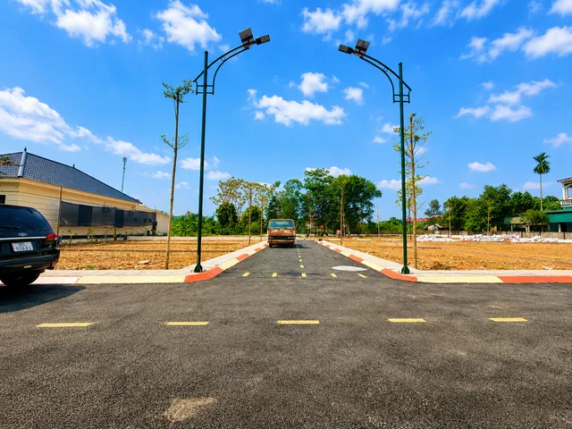 Lô góc 2 mặt tiền trục chính 100m2 full thổ cư tại hòa lạc
